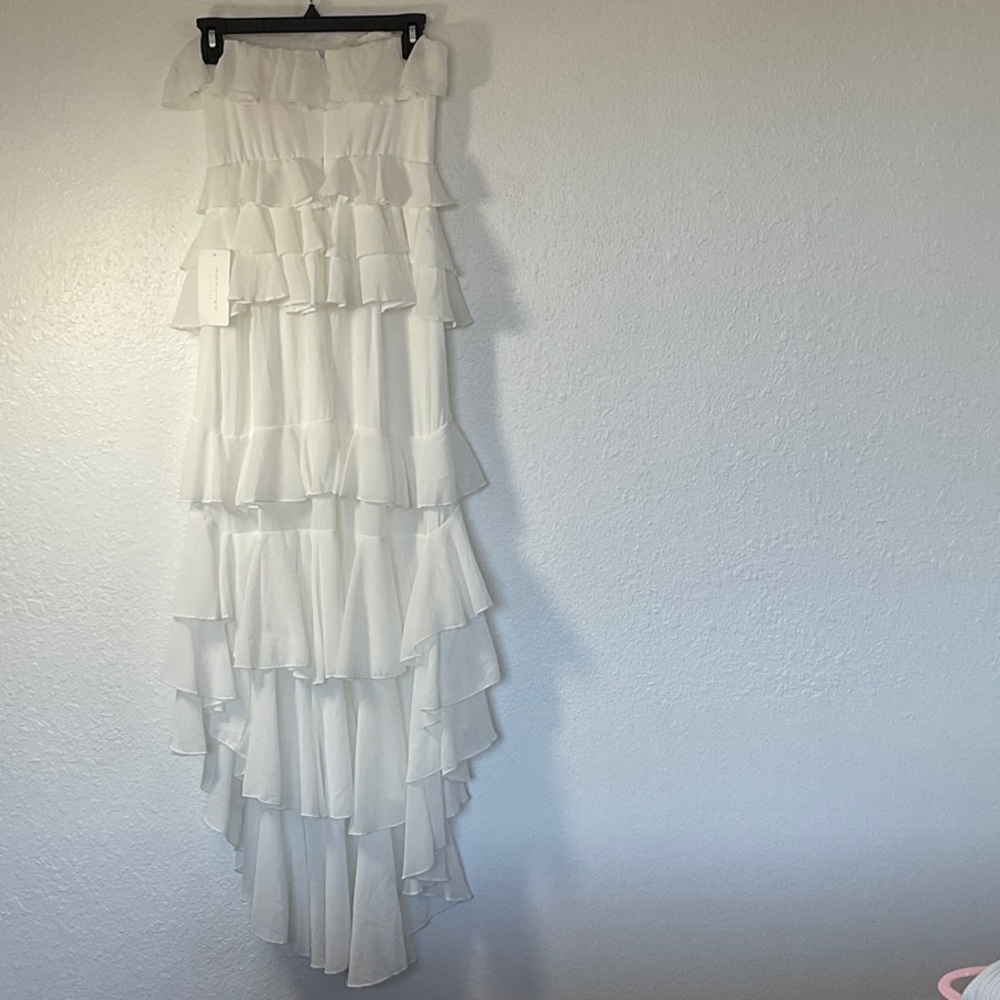 Threads : Ruffled Strapless Dress - Picture 3 of 5